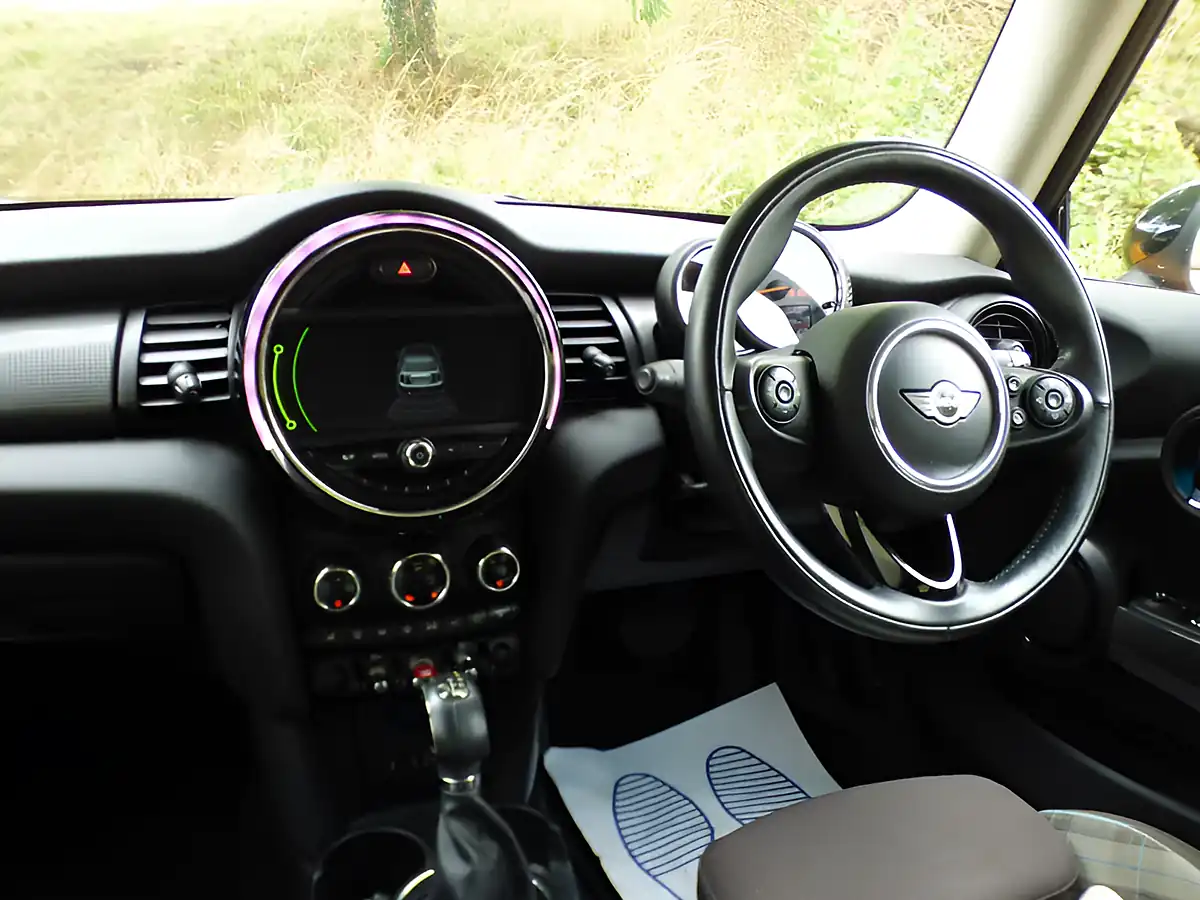 Used 2016 MINI Hatch Cooper Volcanic Orange - Interior and Exterior details 3