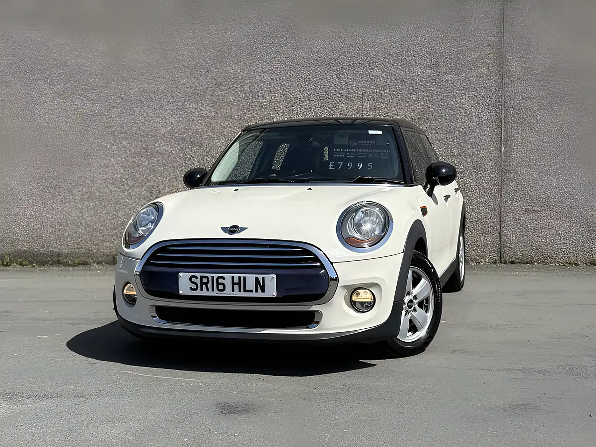 Used 2016 MINI Hatch Cooper White - Front View
