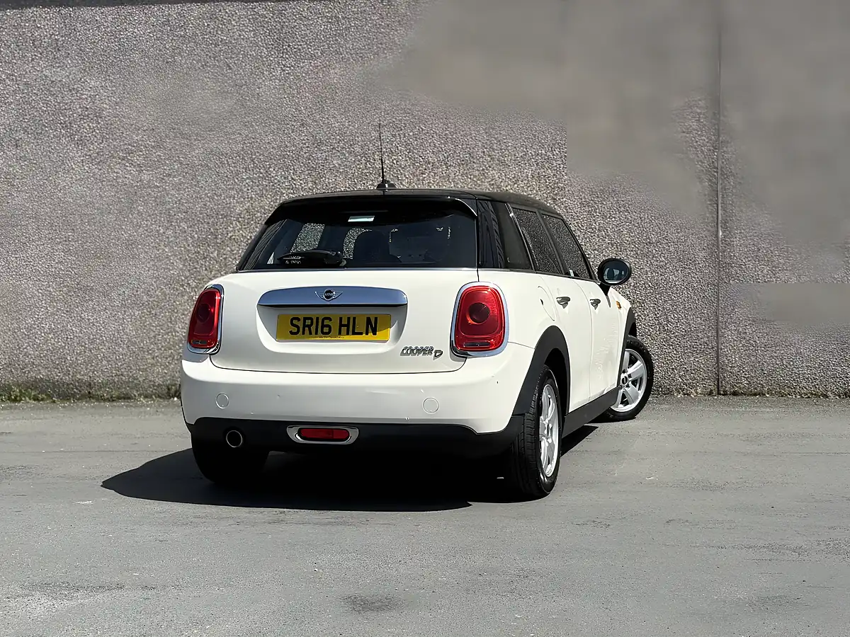Used 2016 MINI Hatch Cooper White - Interior and Exterior details 3