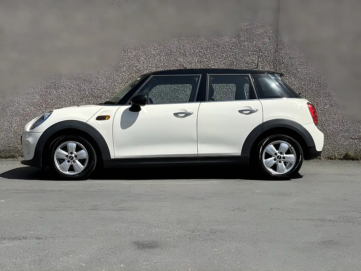 Used 2016 MINI Hatch Cooper White - Interior and Exterior details 4