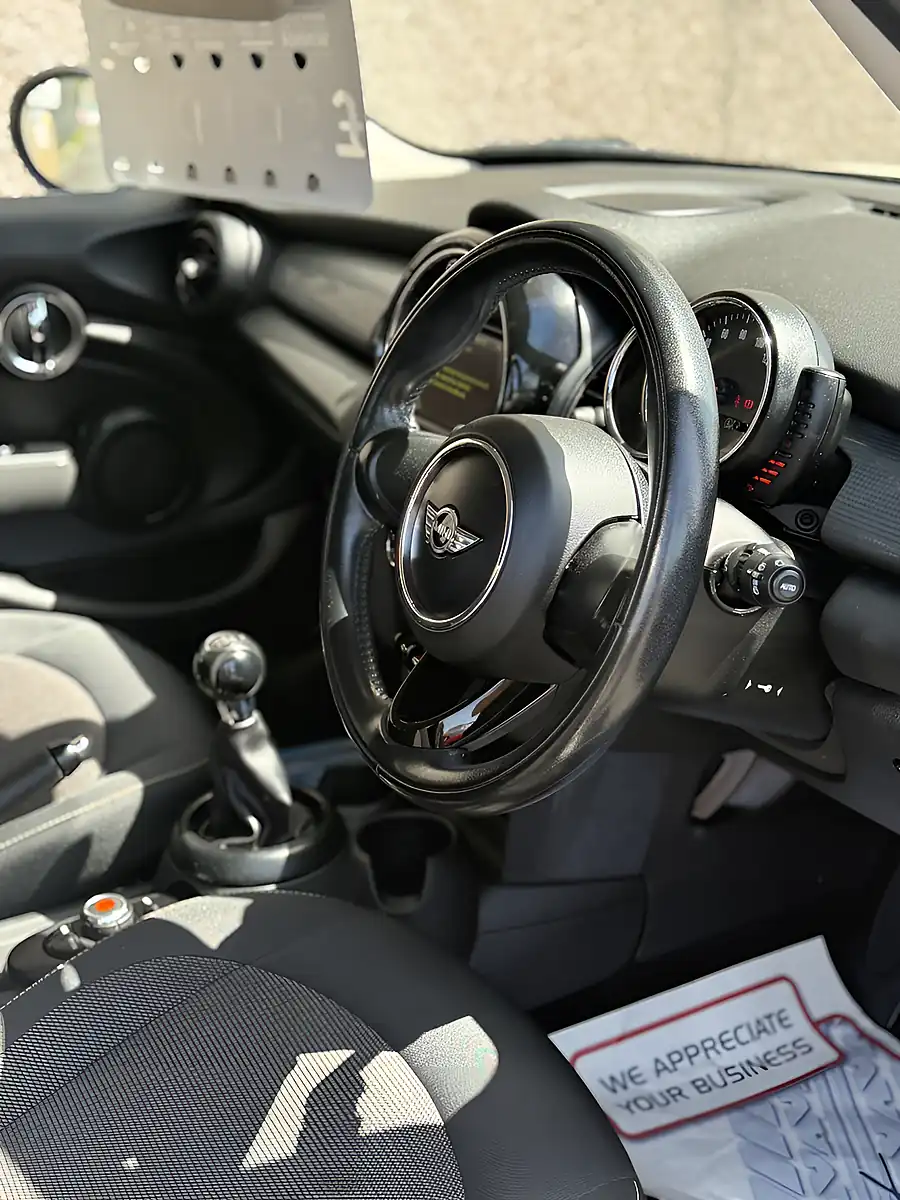 Used 2016 MINI Hatch Cooper White - Interior and Exterior details 7