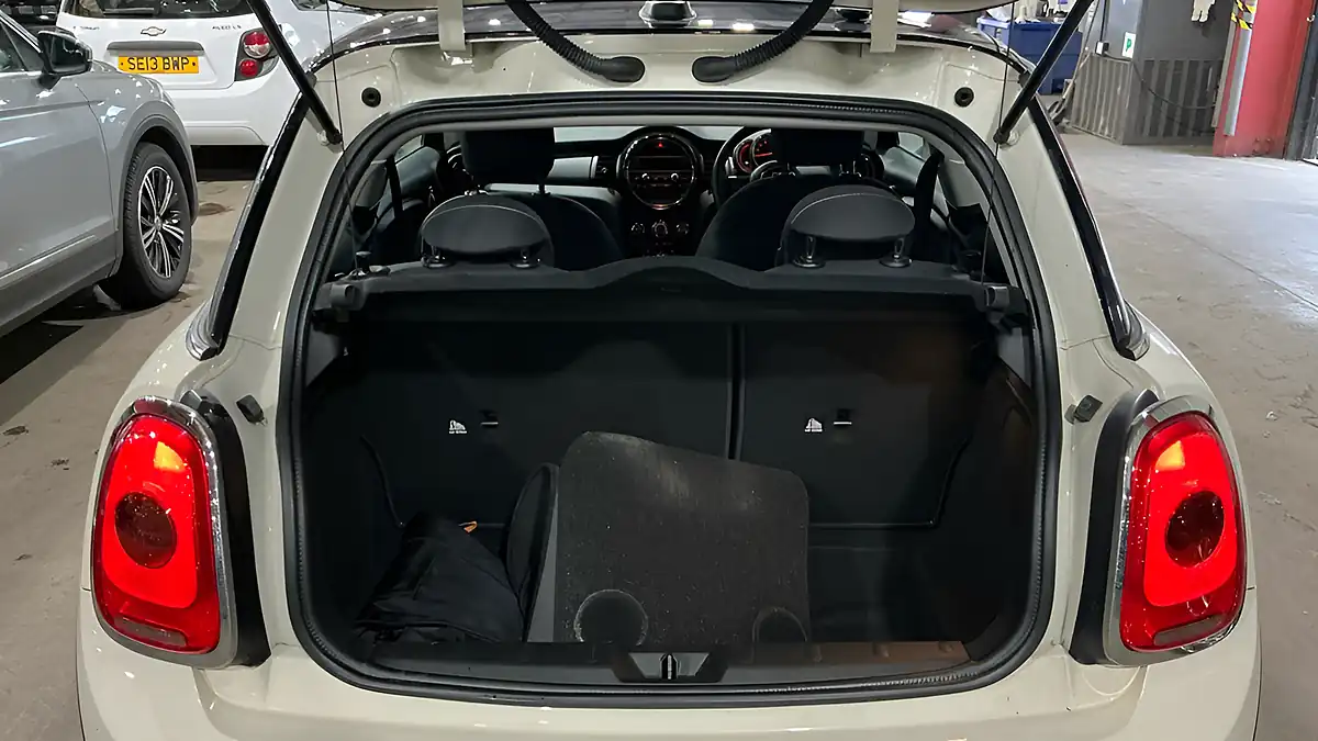 Used 2016 MINI Hatch Cooper White - Interior and Exterior details 6