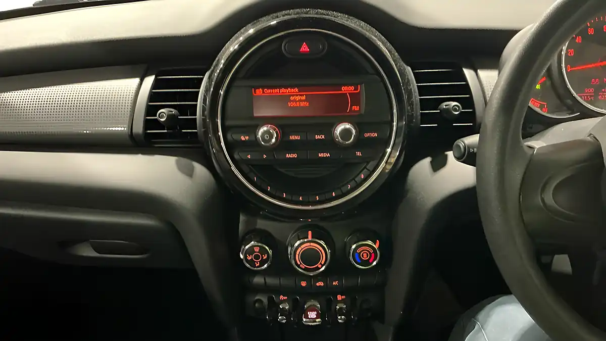 Used 2016 MINI Hatch Cooper White - Interior and Exterior details 9