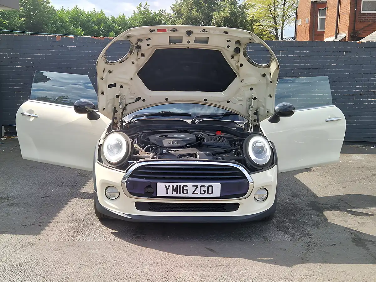 Used 2016 MINI Hatch Cooper White - Interior and Exterior details 10