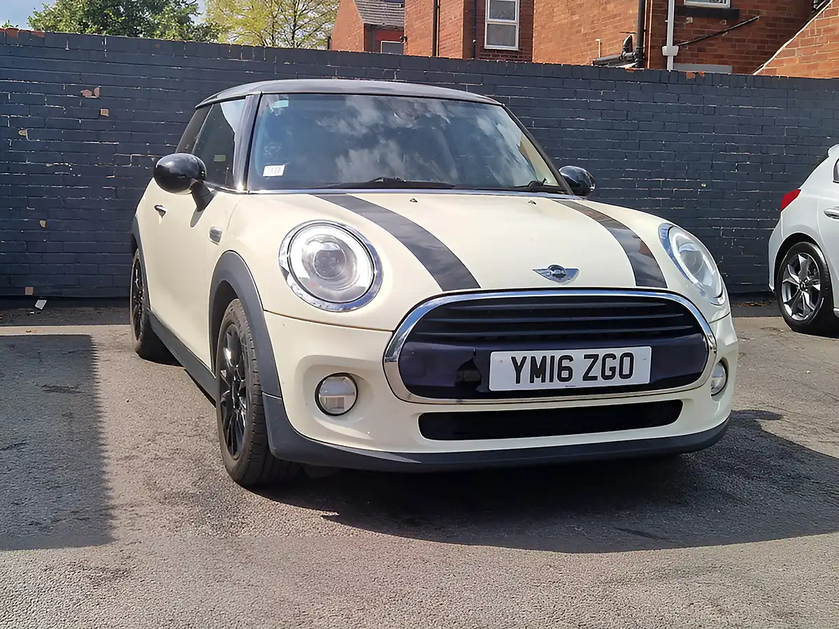 Used 2016 MINI Hatch Cooper White - Interior and Exterior details 11