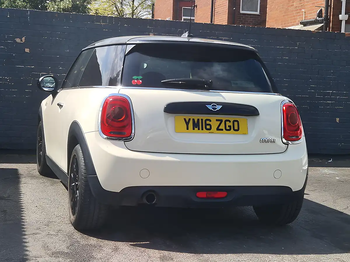 Used 2016 MINI Hatch Cooper White - Interior and Exterior details 13