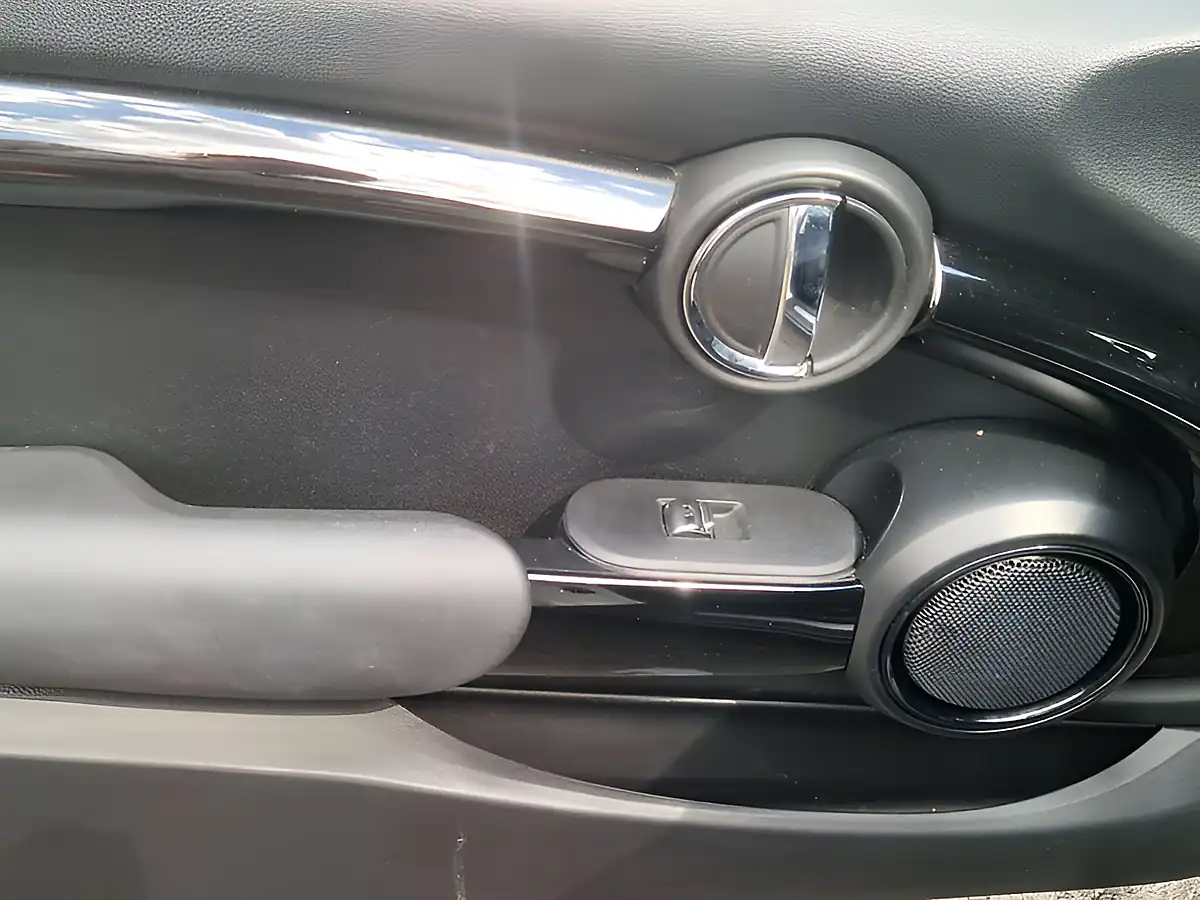 Used 2016 MINI Hatch Cooper White - Interior and Exterior details 17