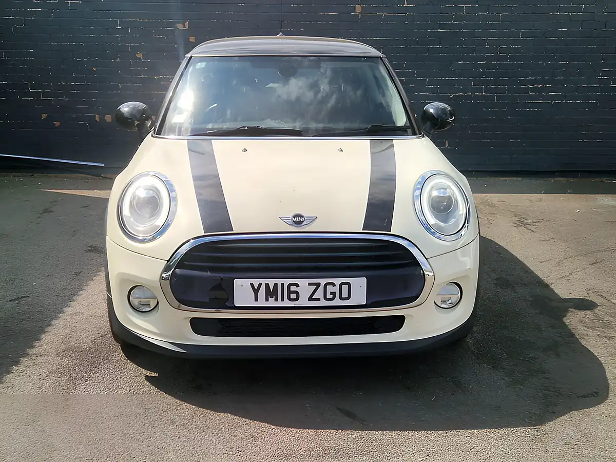 Used 2016 MINI Hatch Cooper White - Interior and Exterior details 4