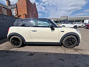 Used 2016 MINI Hatch Cooper White - Interior and Exterior details 7