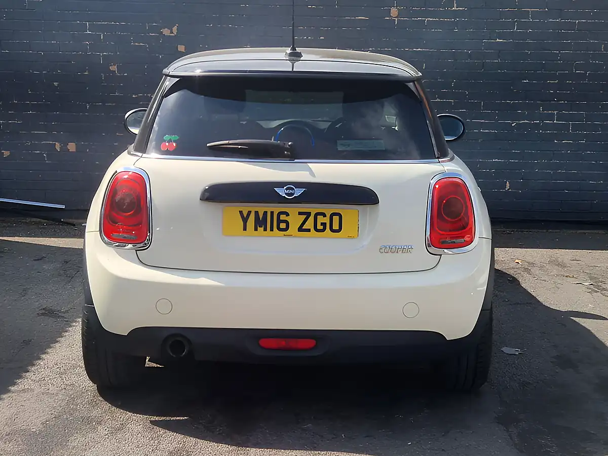 Used 2016 MINI Hatch Cooper White - Interior and Exterior details 9