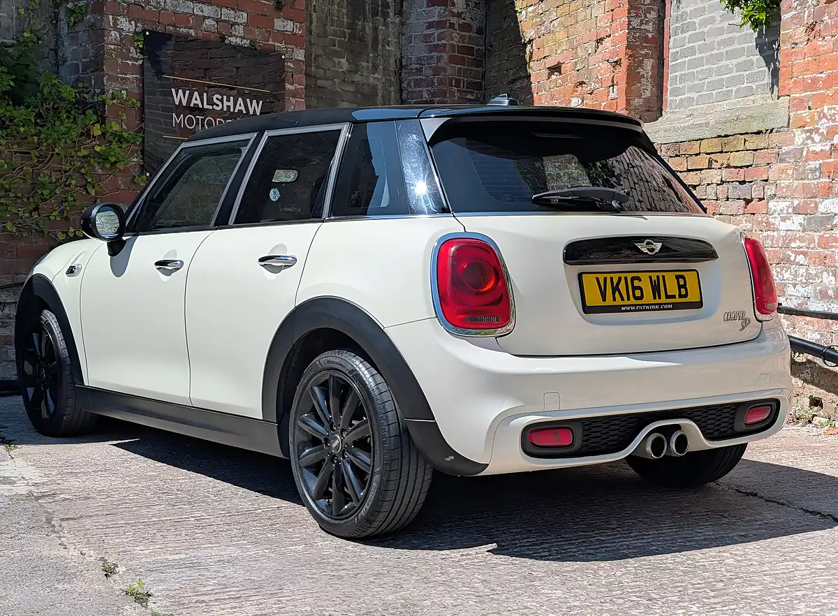 Used 2016 MINI Hatch Cooper White - Interior and Exterior details 10