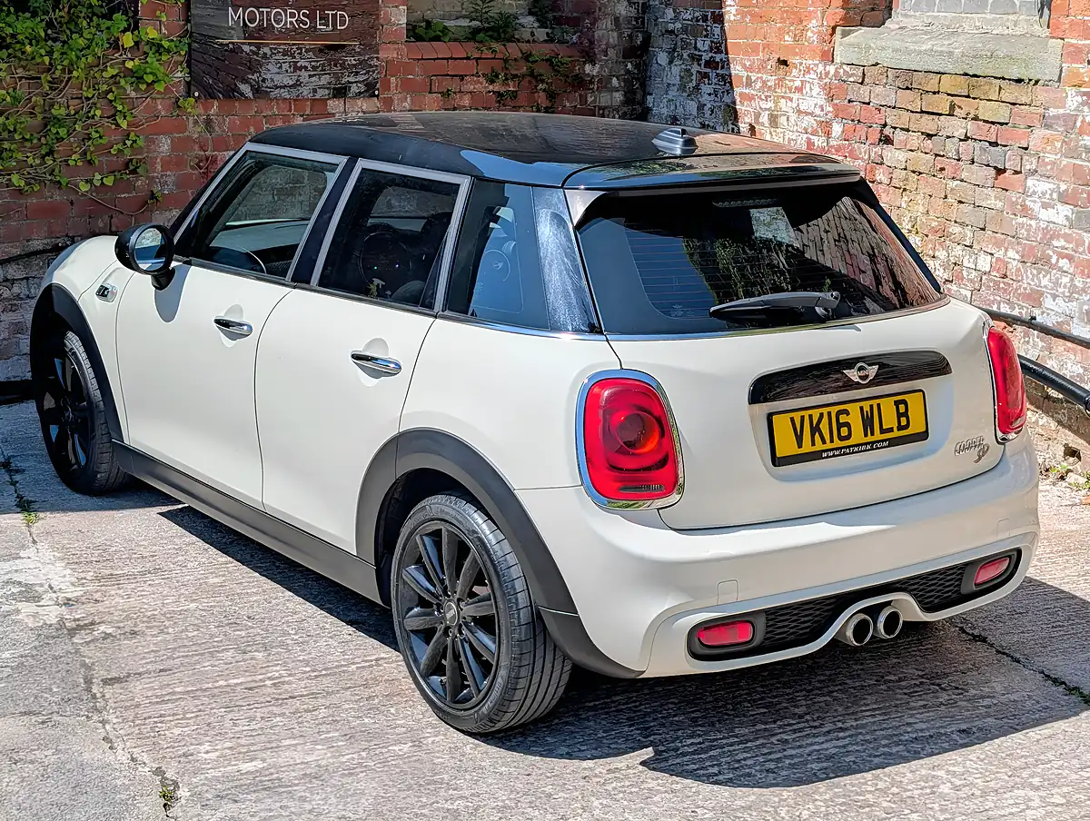 Used 2016 MINI Hatch Cooper White - Interior and Exterior details 11