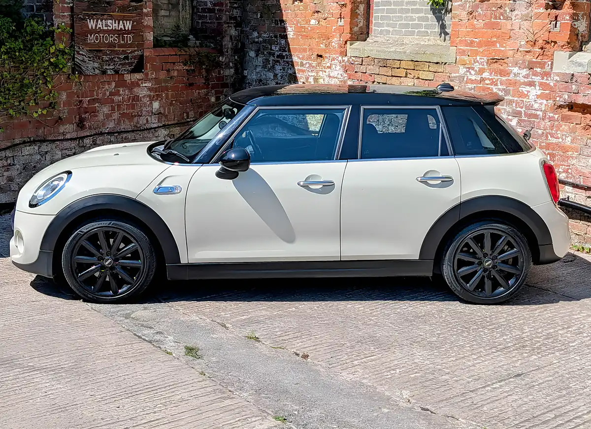 Used 2016 MINI Hatch Cooper White - Interior and Exterior details 12