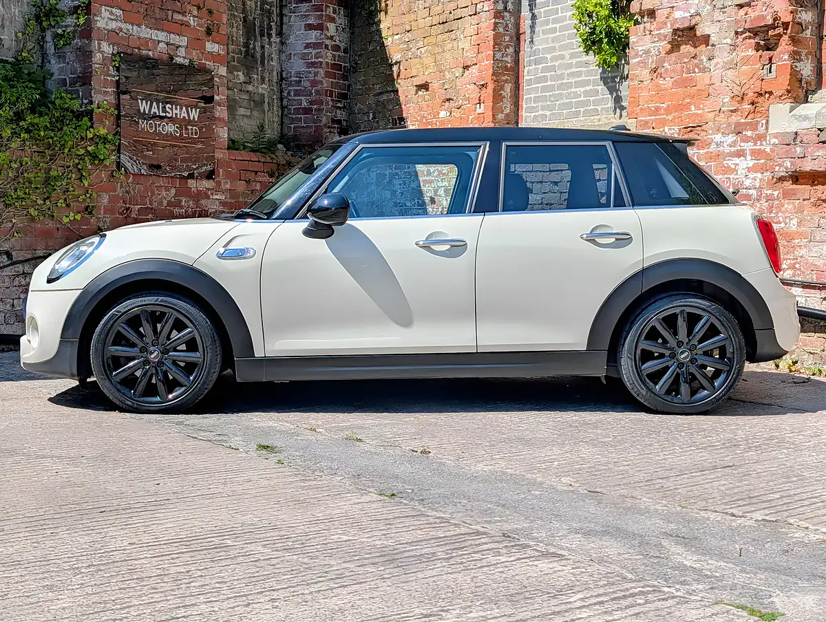 Used 2016 MINI Hatch Cooper White - Interior and Exterior details 13