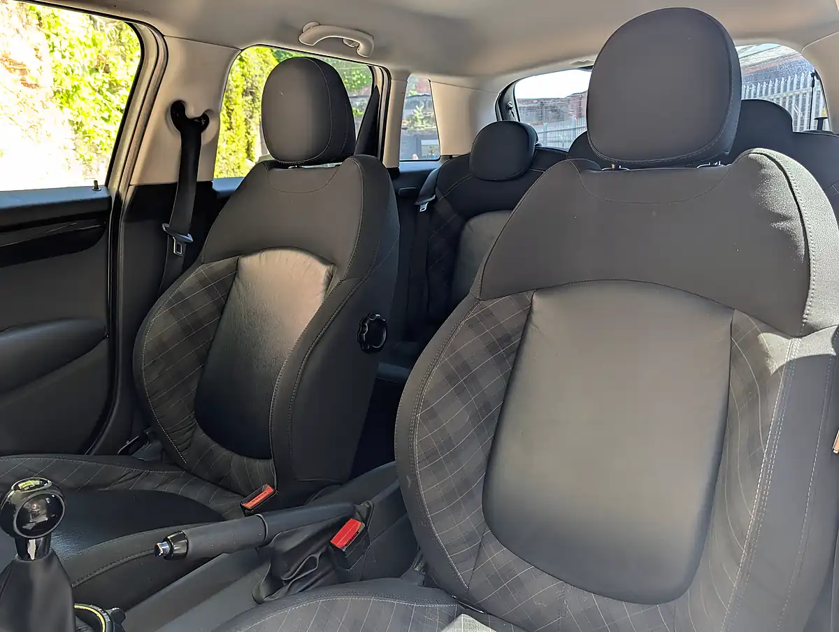 Used 2016 MINI Hatch Cooper White - Interior and Exterior details 16