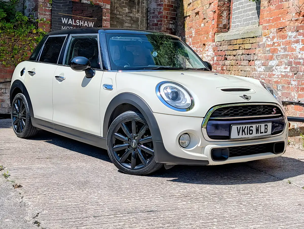 Used 2016 MINI Hatch Cooper White - Interior and Exterior details 20