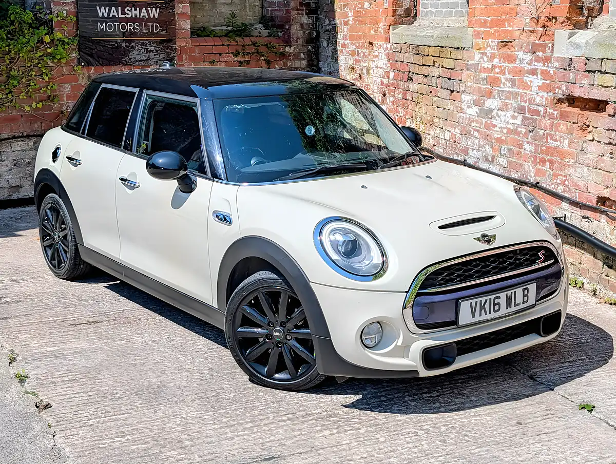 Used 2016 MINI Hatch Cooper White - Interior and Exterior details 3