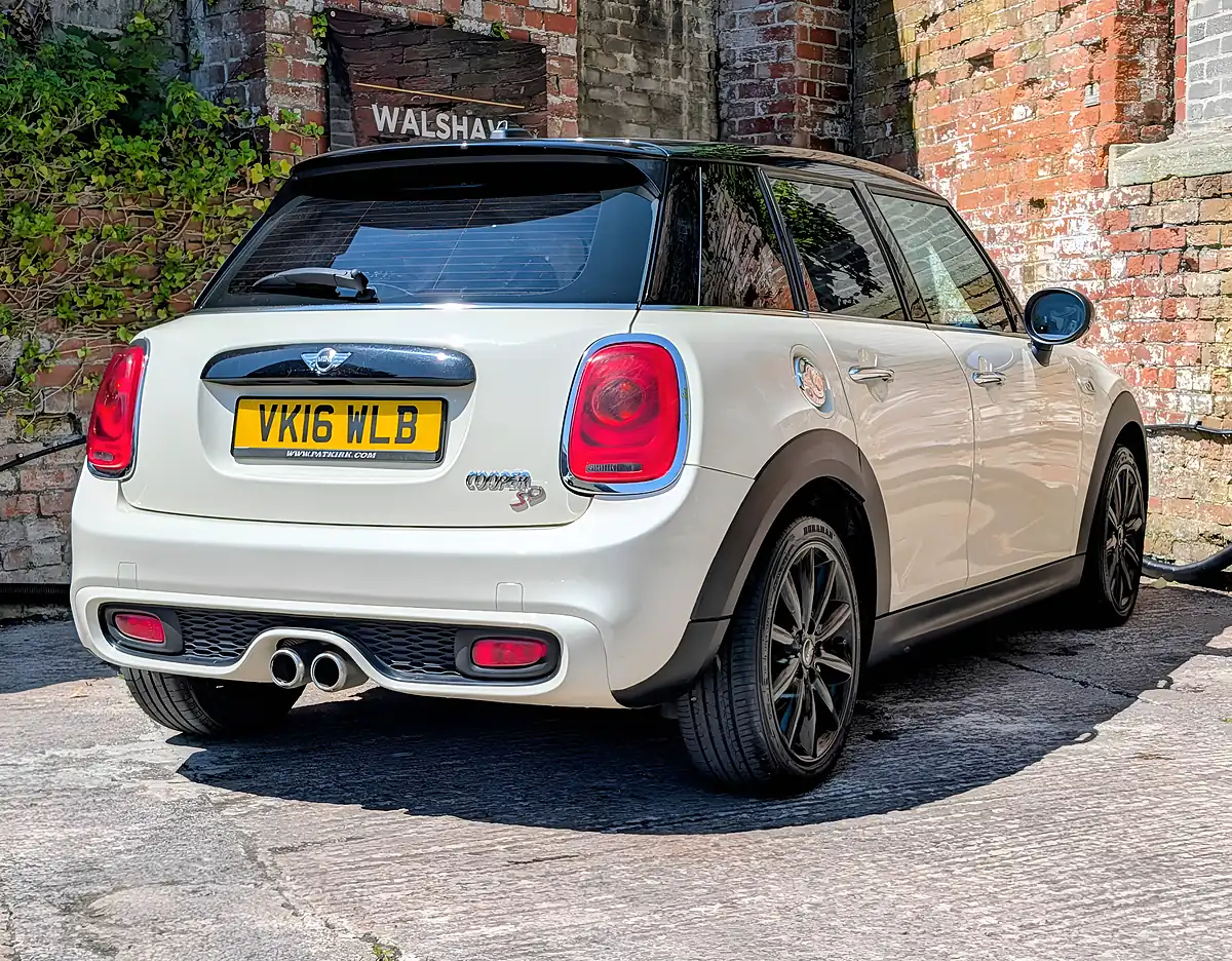 Used 2016 MINI Hatch Cooper White - Interior and Exterior details 6