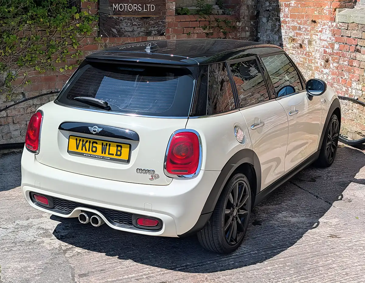 Used 2016 MINI Hatch Cooper White - Interior and Exterior details 7