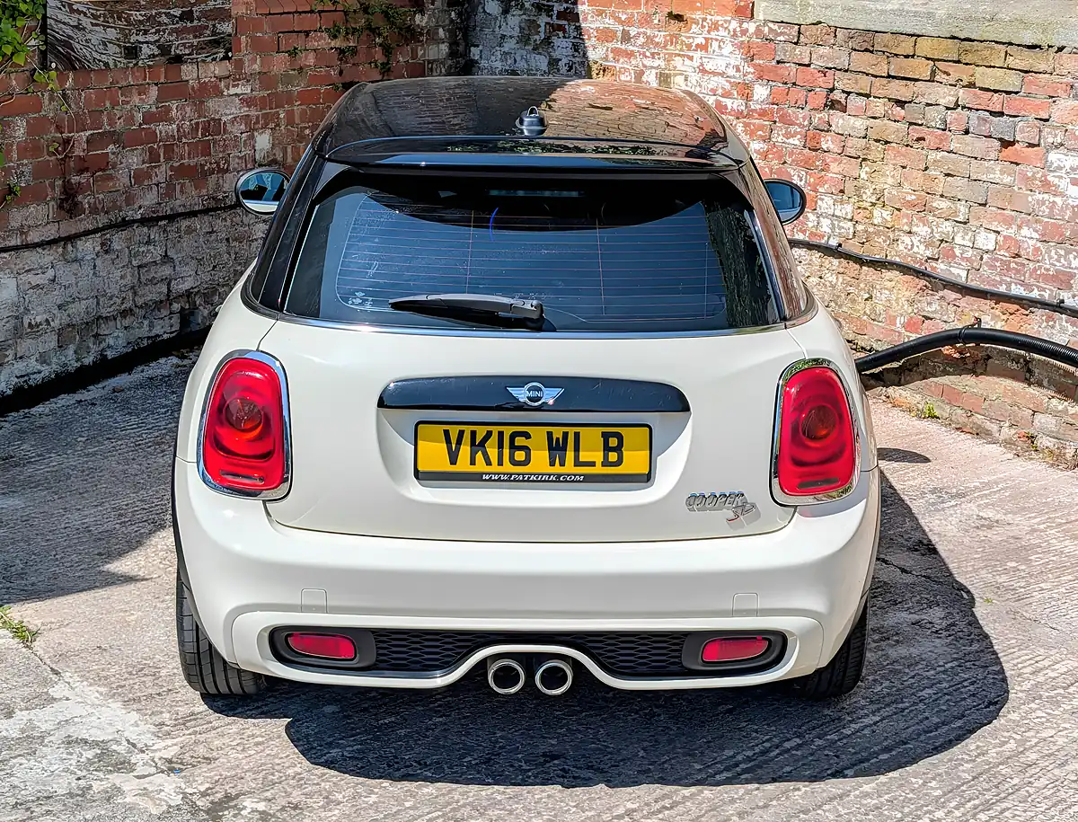 Used 2016 MINI Hatch Cooper White - Interior and Exterior details 9