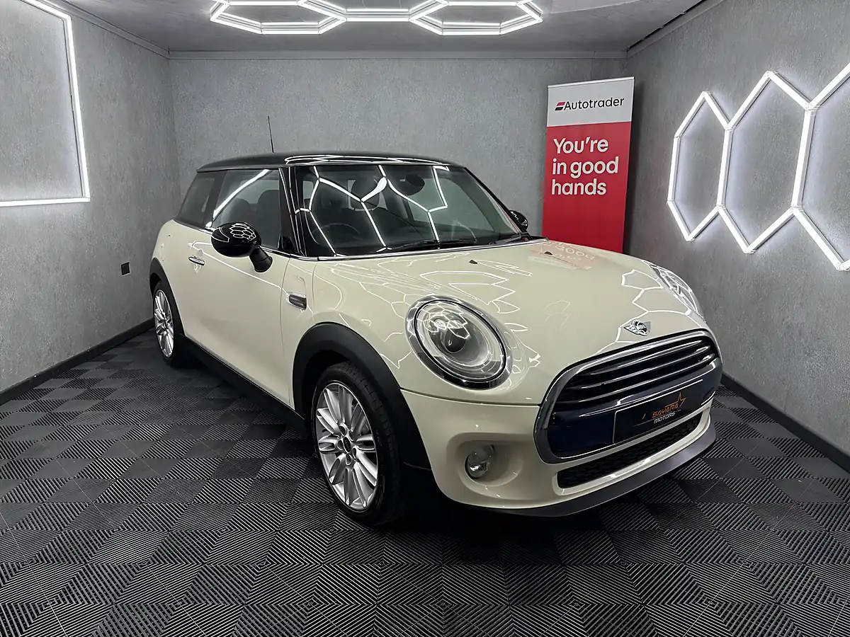 Used 2016 MINI Hatch Cooper White - Interior and Exterior details 7