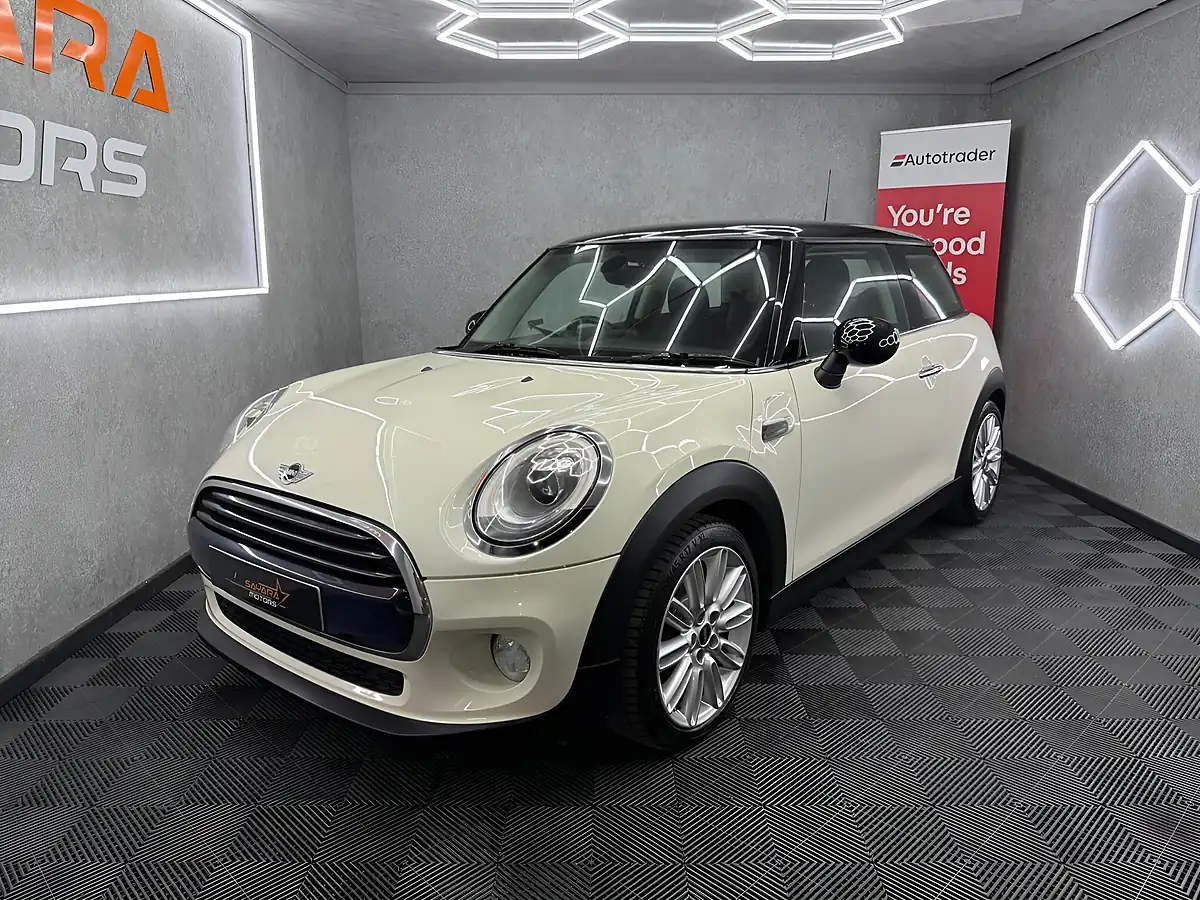 Used 2016 MINI Hatch Cooper White - Interior and Exterior details 8