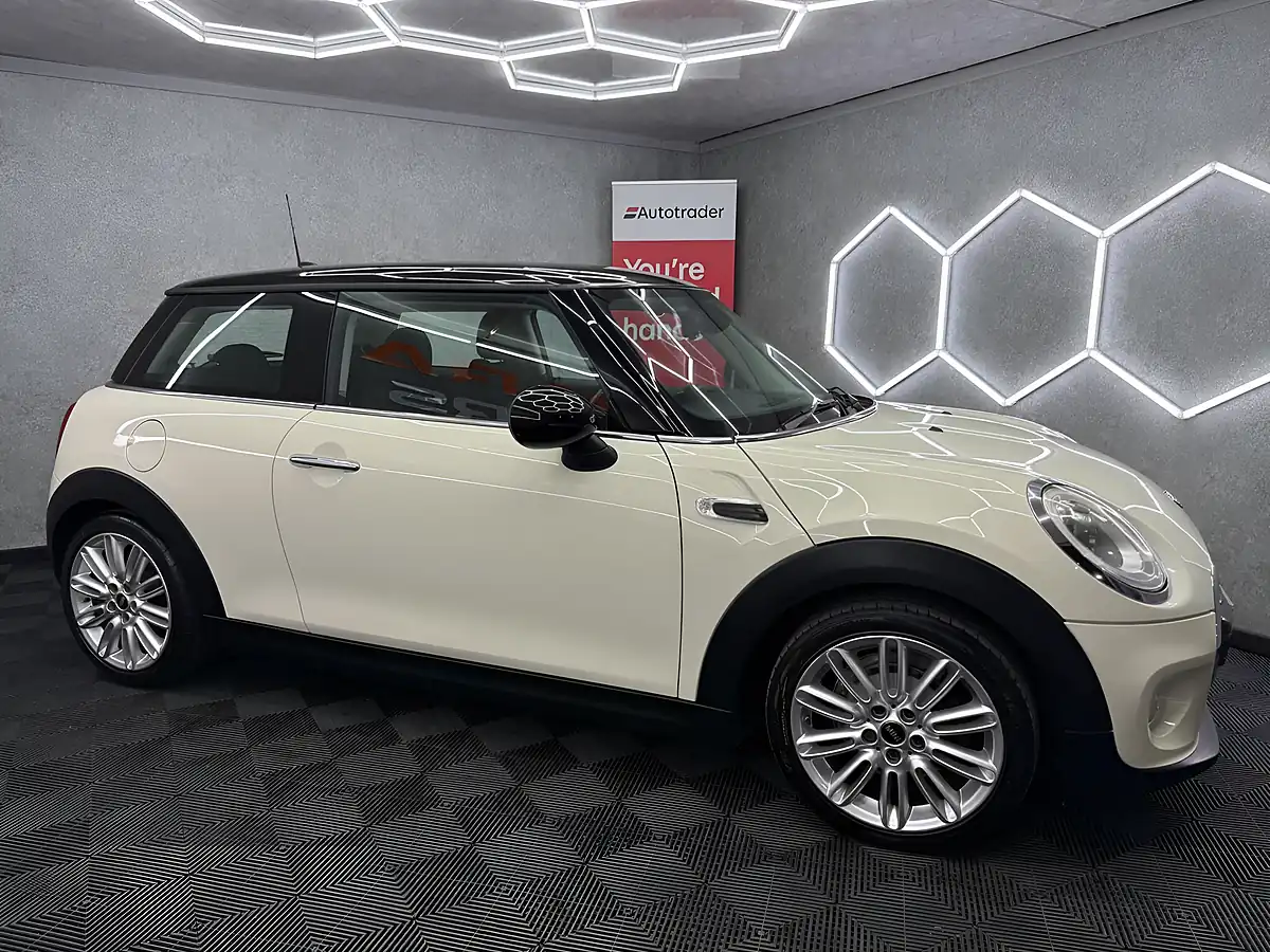 Used 2016 MINI Hatch Cooper White - Interior and Exterior details 9
