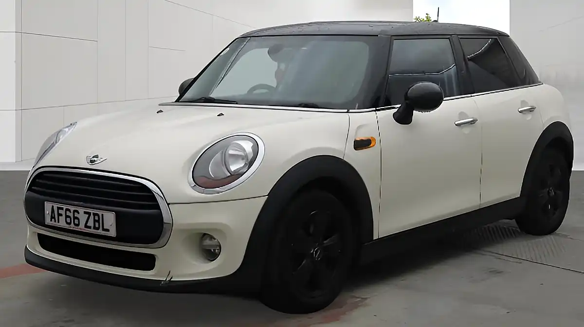 Used 2016 MINI Hatch Cooper White - Interior and Exterior details 4