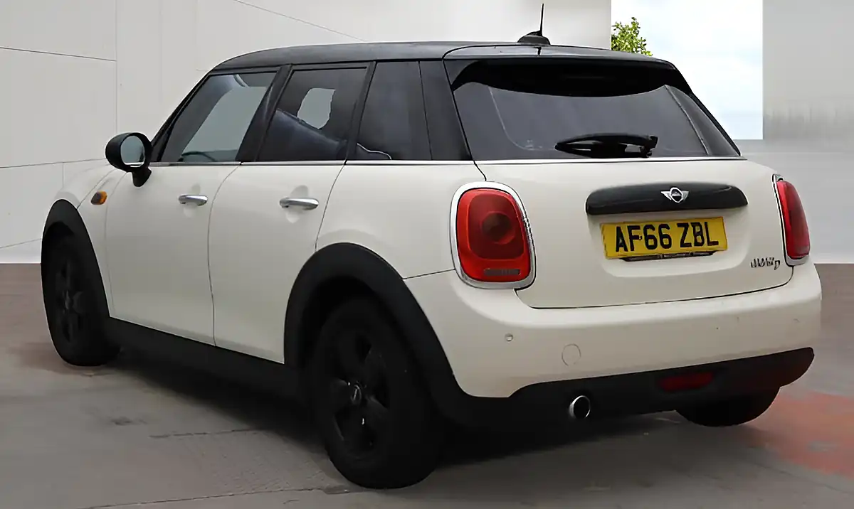 Used 2016 MINI Hatch Cooper White - Interior and Exterior details 6