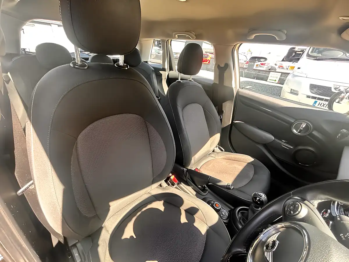 Used 2016 MINI Hatch Cooper White - Interior and Exterior details 7
