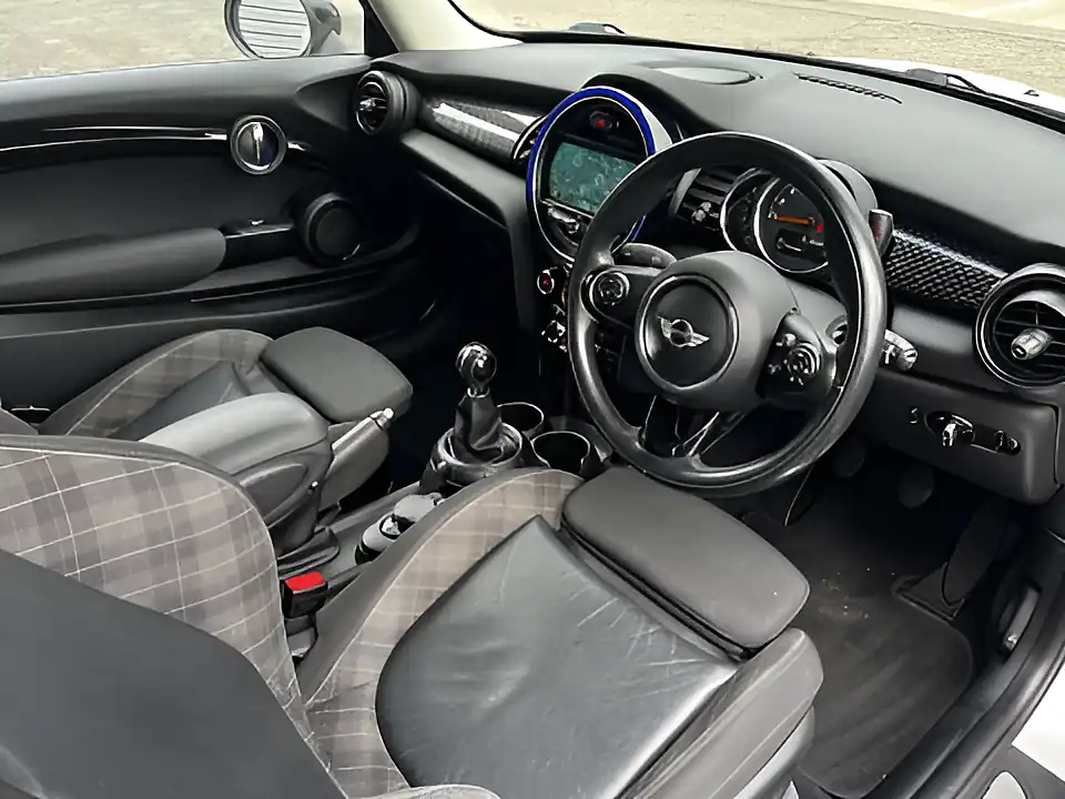Used 2016 MINI Hatch Cooper White Silver - Interior and Exterior details 14