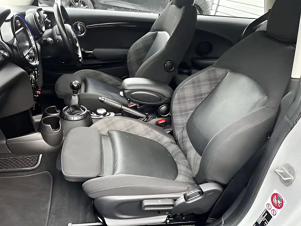 Used 2016 MINI Hatch Cooper White Silver - Interior and Exterior details 15