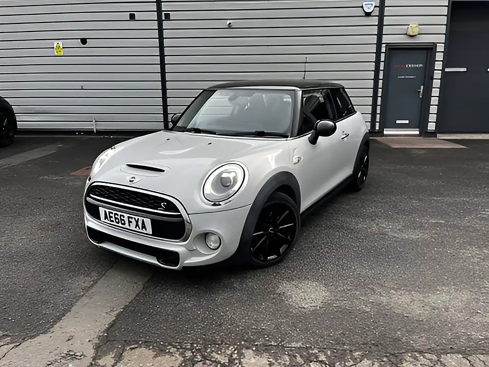 Used 2016 MINI Hatch Cooper White Silver - Interior and Exterior details 17