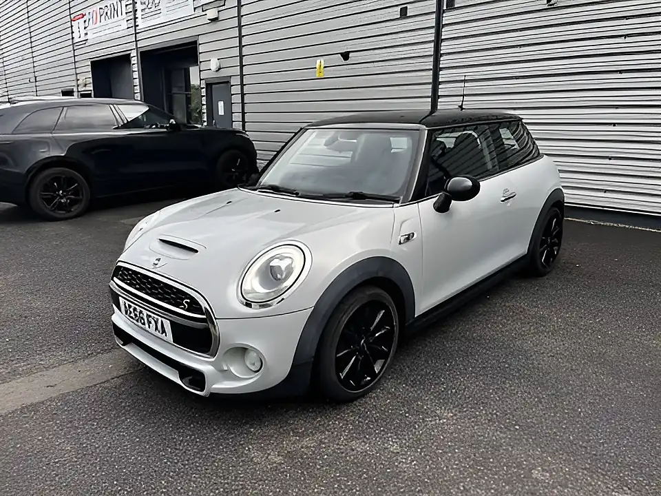 Used 2016 MINI Hatch Cooper White Silver - Interior and Exterior details 20