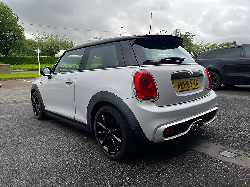 Used 2016 MINI Hatch Cooper White Silver - Interior and Exterior details 3