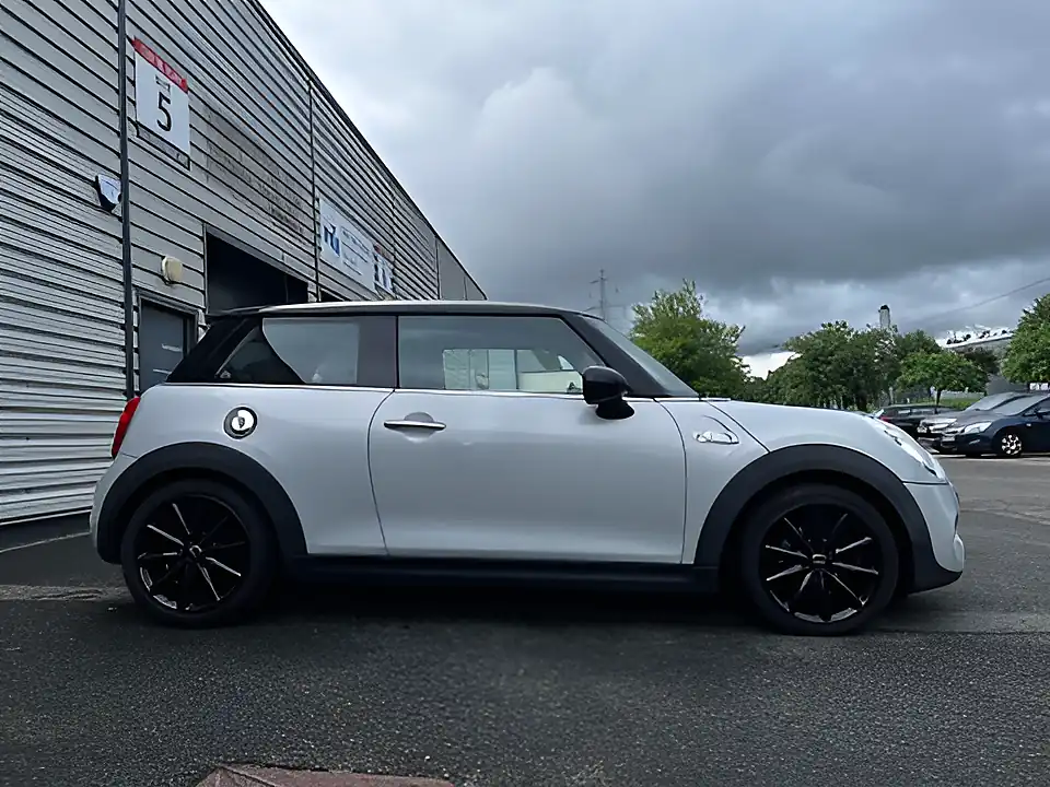 Used 2016 MINI Hatch Cooper White Silver - Interior and Exterior details 6