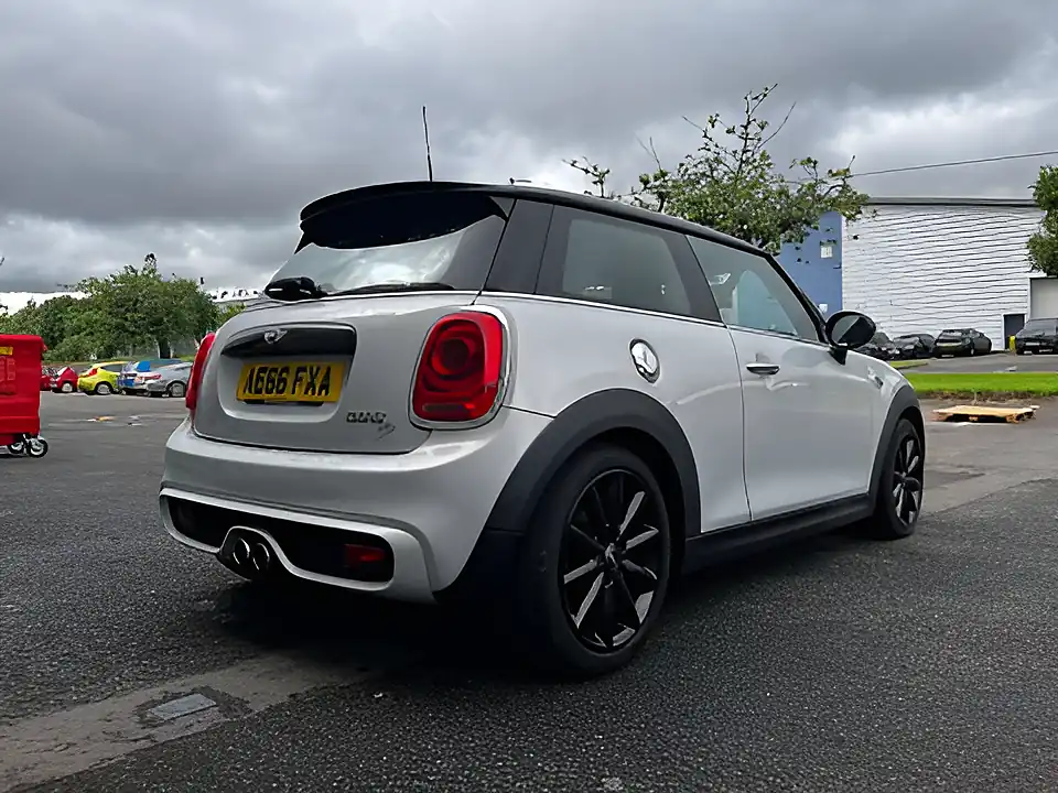 Used 2016 MINI Hatch Cooper White Silver - Interior and Exterior details 7