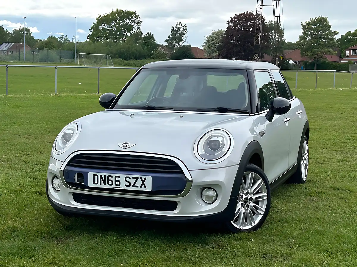 Used 2016 MINI Hatch Cooper White Silver - Front View