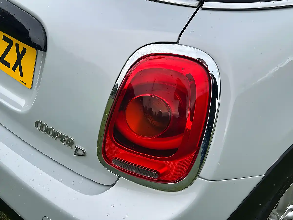 Used 2016 MINI Hatch Cooper White Silver - Interior and Exterior details 12