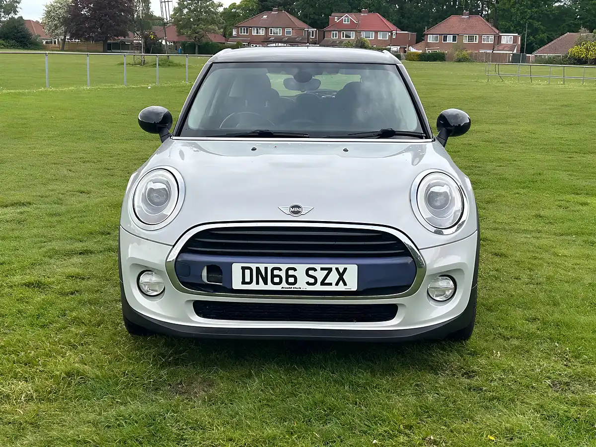 Used 2016 MINI Hatch Cooper White Silver - Interior and Exterior details 2
