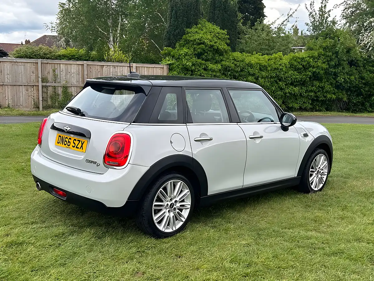 Used 2016 MINI Hatch Cooper White Silver - Interior and Exterior details 5