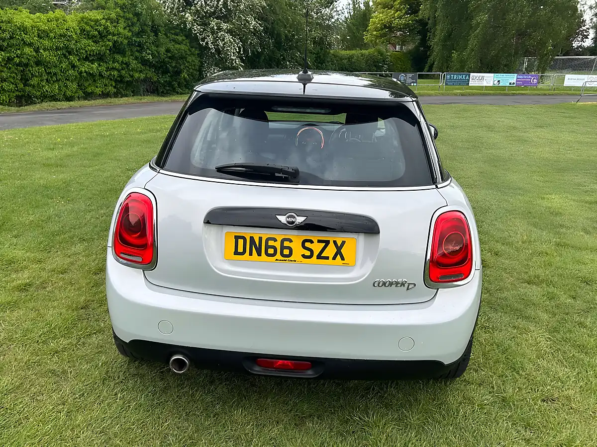 Used 2016 MINI Hatch Cooper White Silver - Interior and Exterior details 6