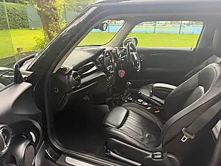 Used 2016 MINI Hatch One Black - Interior and Exterior details 11