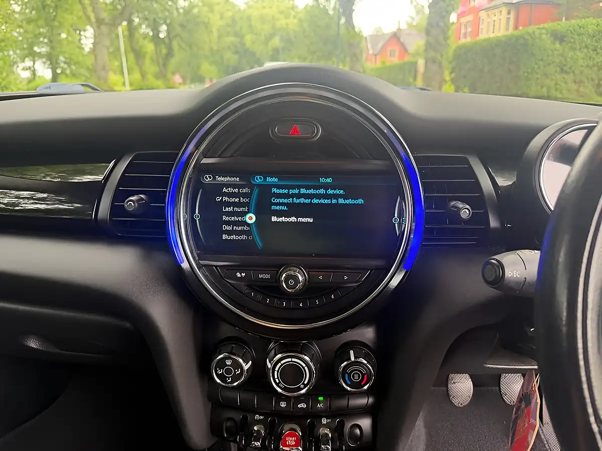 Used 2016 MINI Hatch One Black - Interior and Exterior details 15
