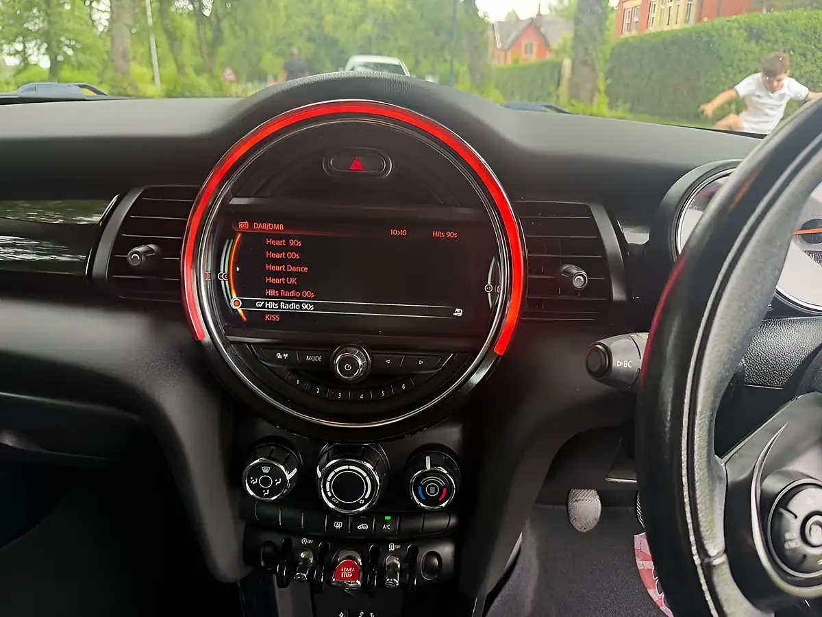 Used 2016 MINI Hatch One Black - Interior and Exterior details 16