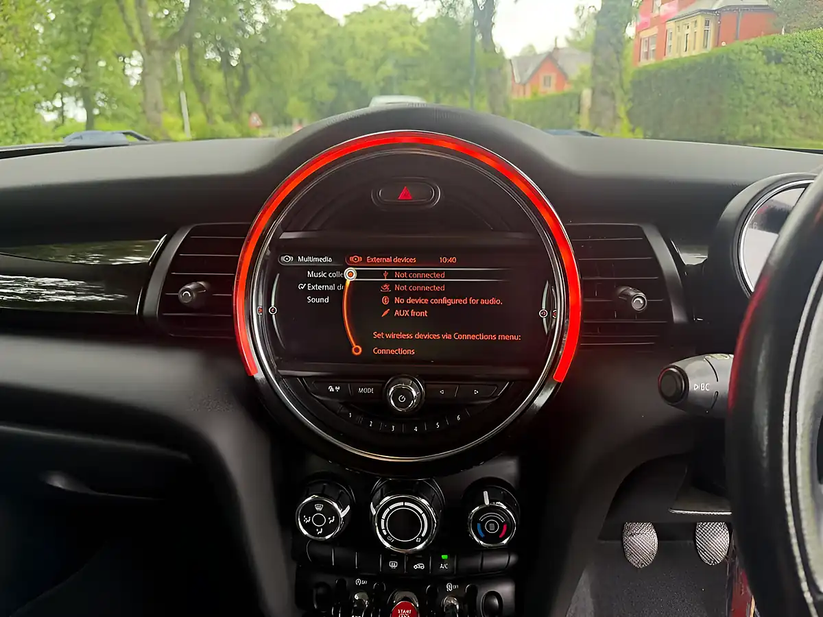Used 2016 MINI Hatch One Black - Interior and Exterior details 17