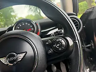 Used 2016 MINI Hatch One Black - Interior and Exterior details 18