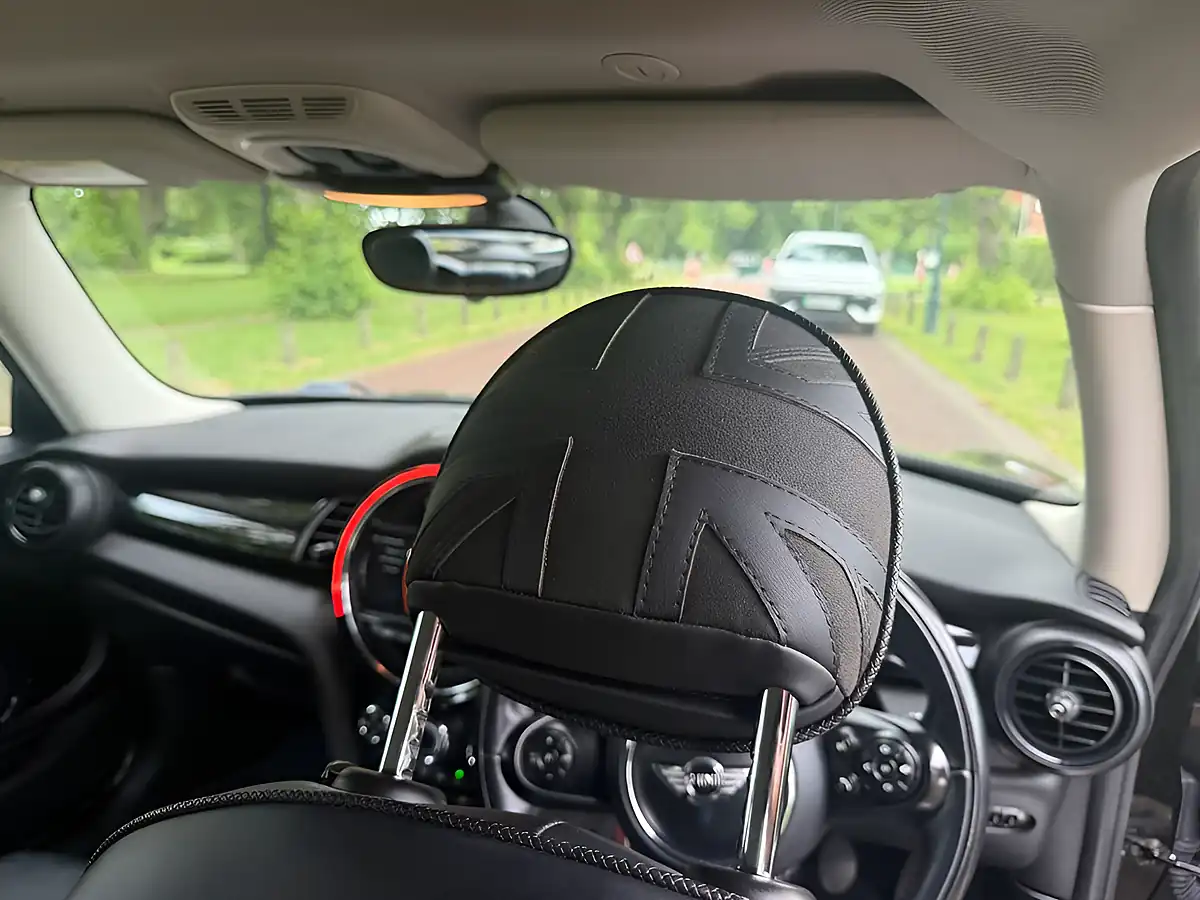 Used 2016 MINI Hatch One Black - Interior and Exterior details 19