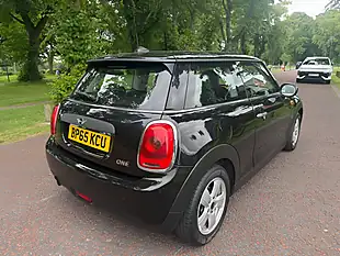 Used 2016 MINI Hatch One Black - Interior and Exterior details 3