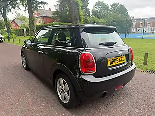 Used 2016 MINI Hatch One Black - Interior and Exterior details 5